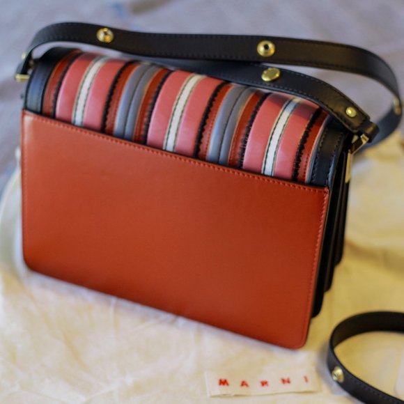 MARNI Red n Black Leather Trunk Shoulder Bag - Picture 3 of 8